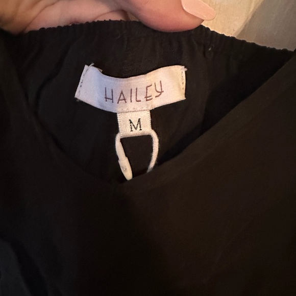 Fame on Central HAILEY V NECK JUMPER-BLACK - Picture 6 of 7